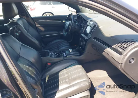 2019 Chrysler 300 300S z USA, uszkodzony, nr VIN 2C3CCABG8KH515237